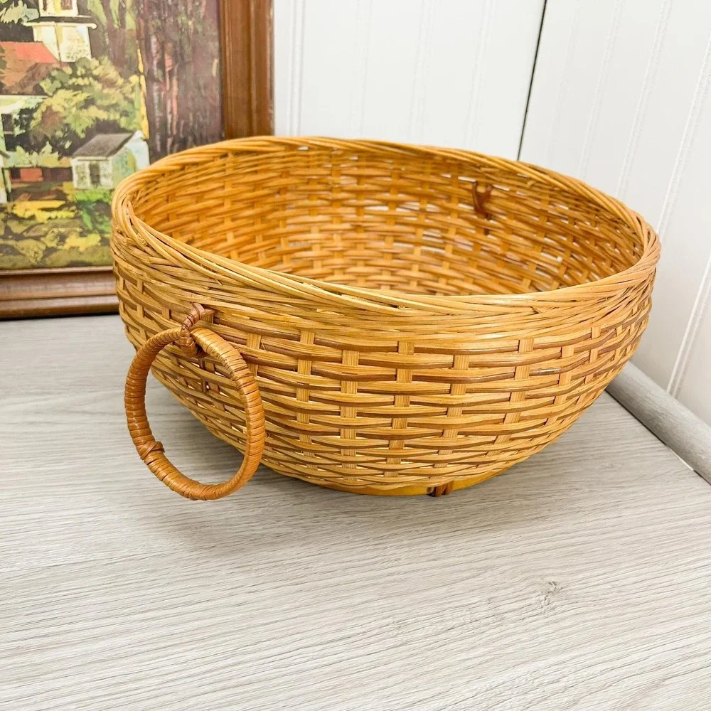 Vintage Handwoven Wicker Basket:‎ Farmhouse Decor